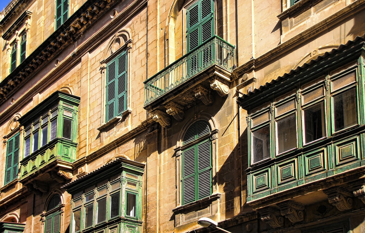 Sliema or Valletta?